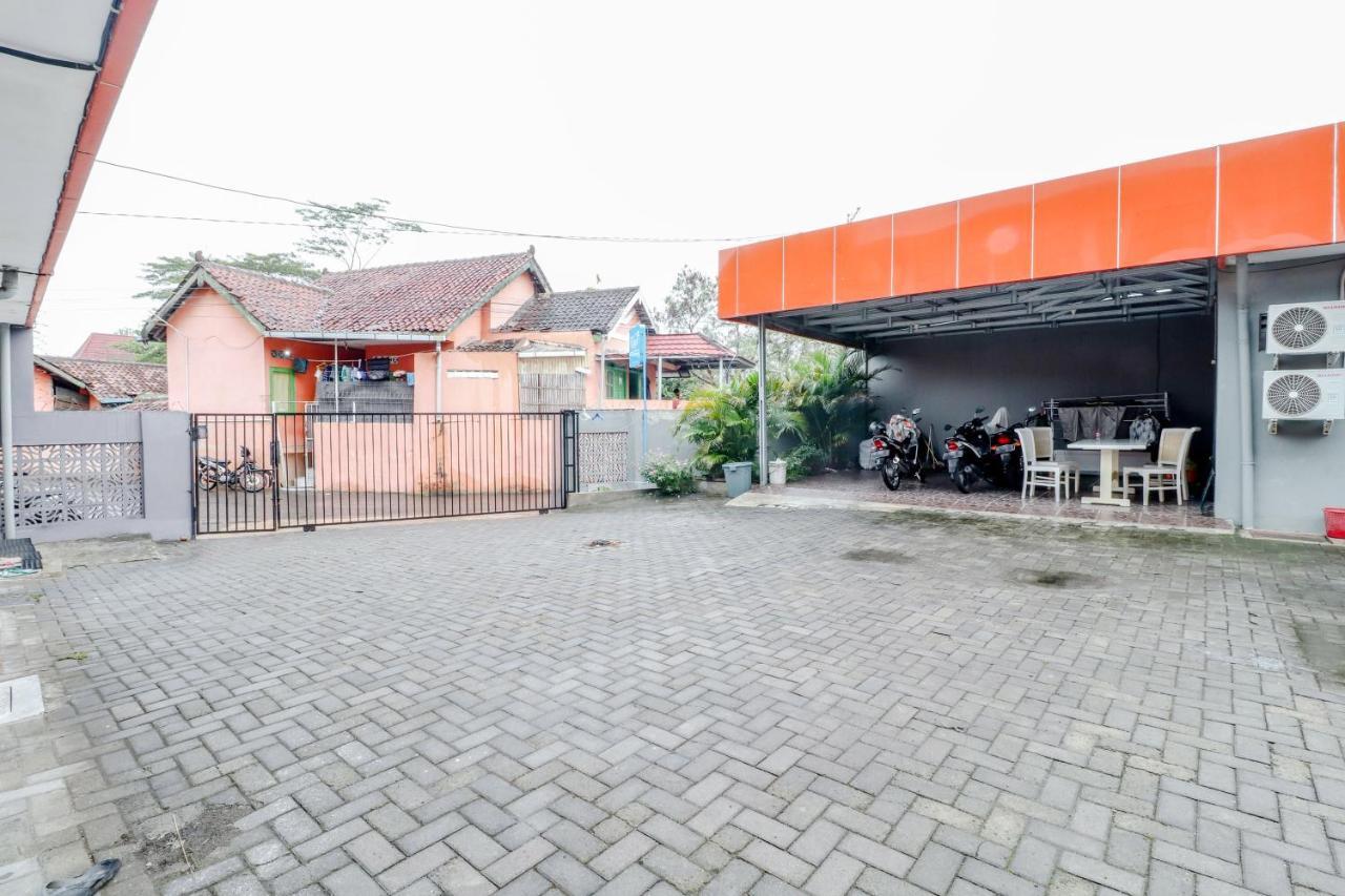 Ratu Guesthouse Sleman  Exterior photo